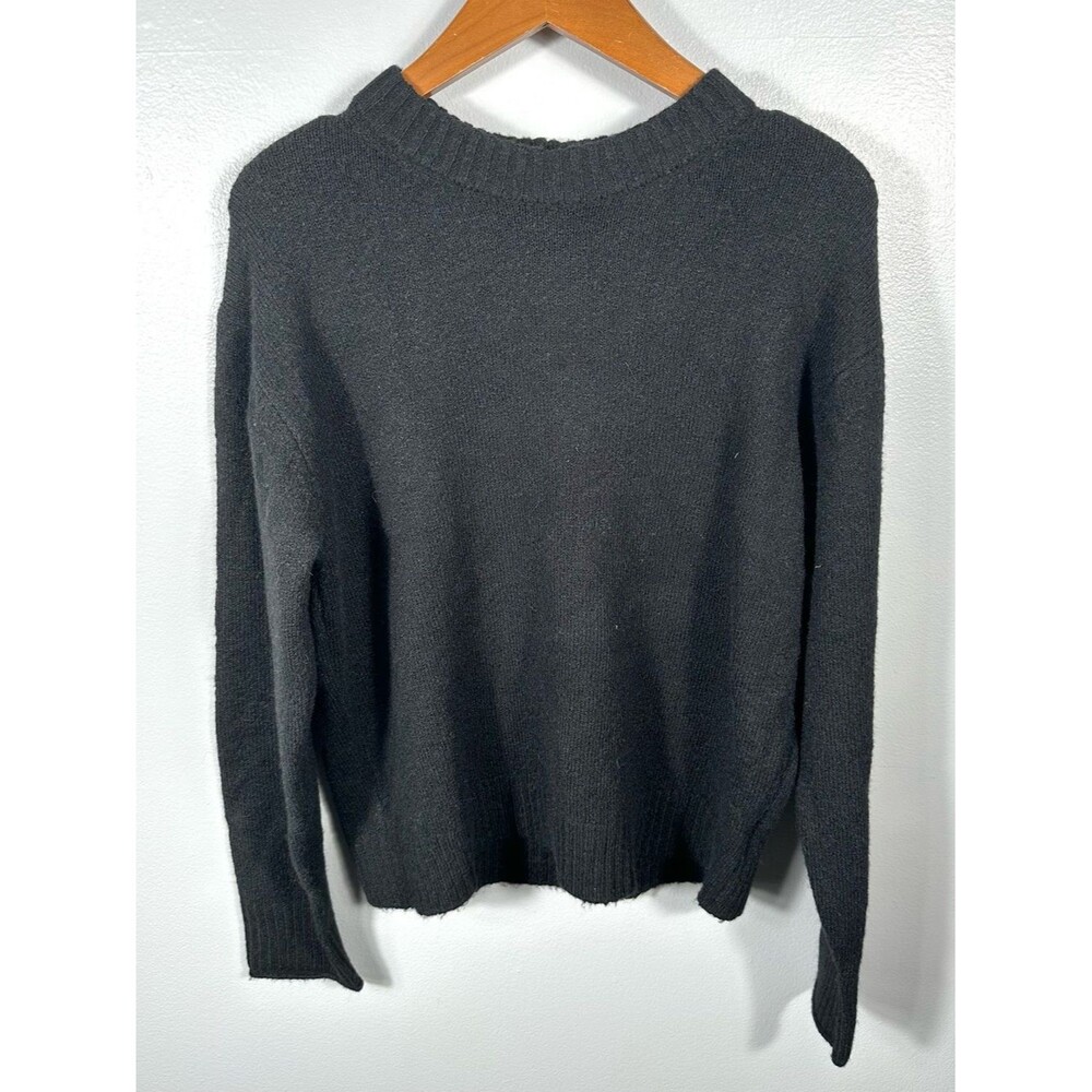 American Eagle Outfitters Black Crewneck Sweater Size XS Fuzzy Comfy Winter Chic